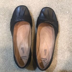 Clark’s Collection Black Soft Cushion Ballet Styled Shoes-Size 6